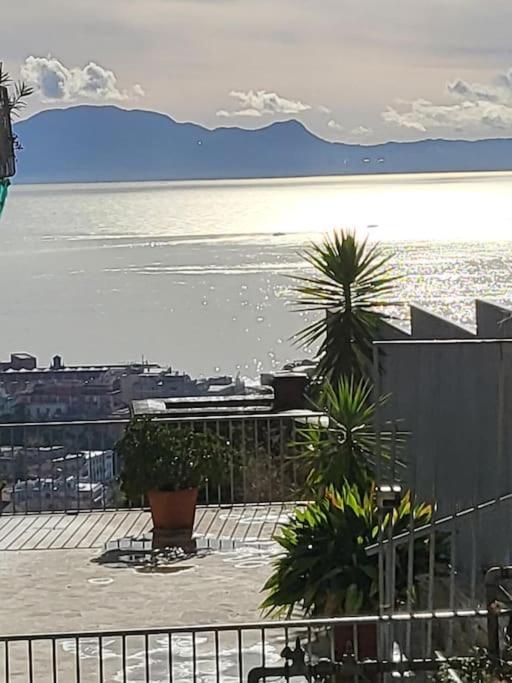 A Casa Di Ida-Appartamento Vista Mare Неаполь Екстер'єр фото